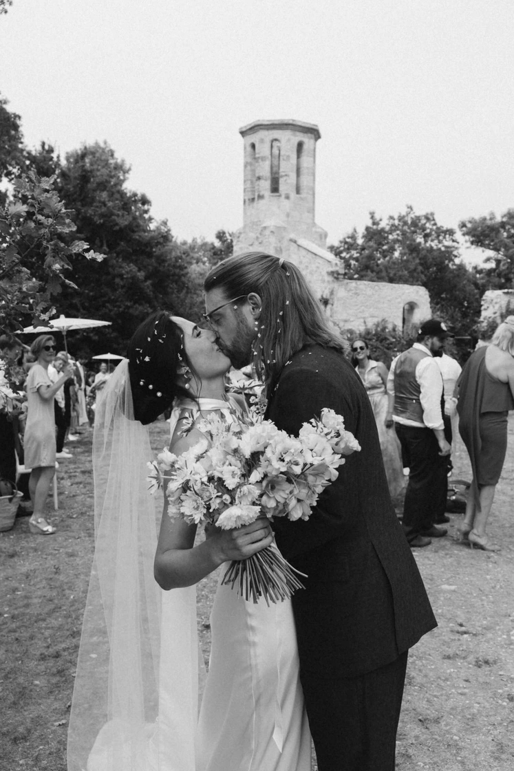 Sydney & Barnarbys wedding at Chateau Engalin